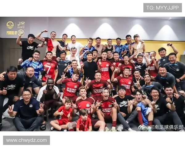 河南外援纳萨里奥携家人畅游青岛